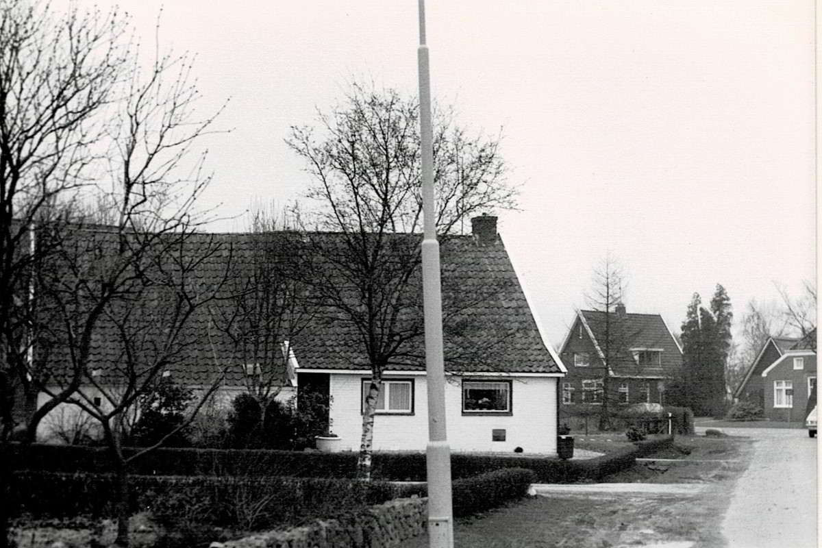 De tol op de grindweg van Haren via Onnen naar Noordlaren