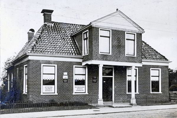 Het huis met de pilaren