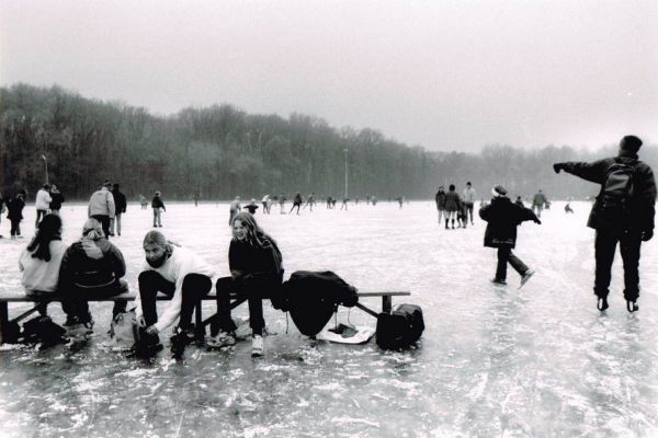 ek-23-foto-jan-buwalda-ijsbaan-scharlakenhof-december-1995-1200725E72BB-F328-92FF-B6C7-F3821D9E0390.jpg