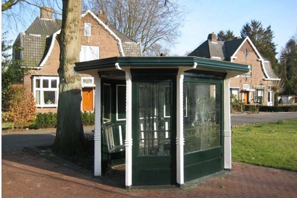 Wachtlokaal voor de tram bij de Terborgsteeg